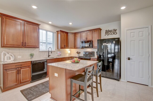 165 Pivot Dr in Taylor, TX - Building Photo - Building Photo