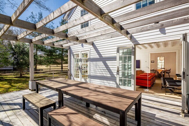 10 Hildreth St in Sag Harbor, NY - Building Photo - Building Photo