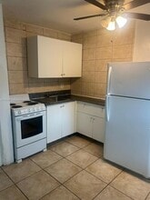 615 NE 3rd St in Hallandale Beach, FL - Building Photo - Building Photo
