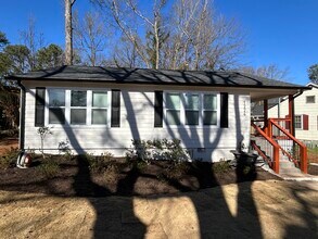 1226 Beechview Dr SE in Atlanta, GA - Building Photo - Building Photo