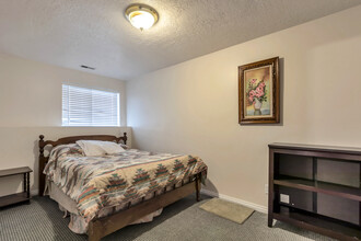 3563 E Wasatch Grove Ln in Cottonwood Heights, UT - Building Photo - Building Photo