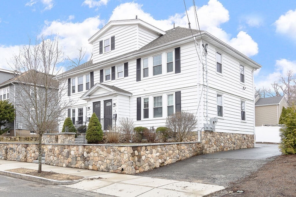 9 Noble St-Unit -9 in Newton, MA - Building Photo