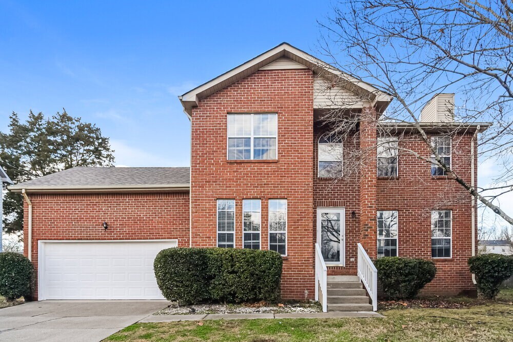 2813 Louise Russell Dr in Nashville, TN - Building Photo