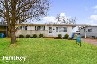 2280 Flight Dr in Florissant, MO - Building Photo - Building Photo