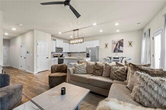 7098 Chara Ln in Atlanta, GA - Building Photo - Building Photo