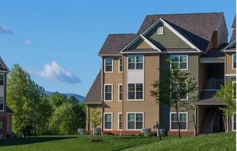 The Lofts at Jubal Square in Winchester, VA - Foto de edificio - Building Photo