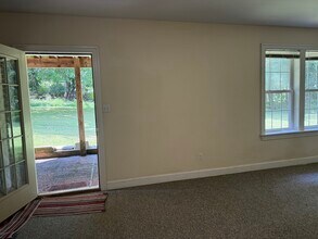 2515 Huntington Rd in Charlottesville, VA - Foto de edificio - Building Photo