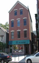 823 W Armitage Ave in Chicago, IL - Building Photo - Building Photo