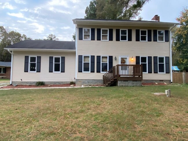 416 Circle Dr in Gibsonville, NC - Building Photo - Building Photo