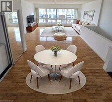 7 King St N in Waterloo, ON - Building Photo