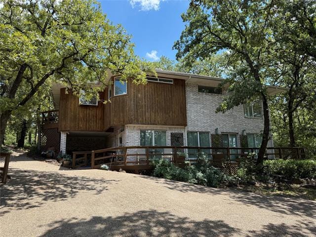 property at 104 Pawnee Trail
