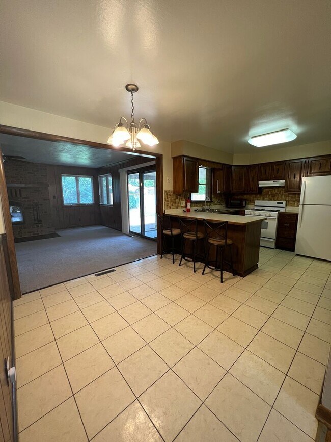 4686 Driftwood Ln in Youngstown, OH - Building Photo - Building Photo