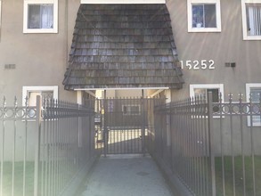 15252 Nordhoff St in North Hills, CA - Building Photo - Other