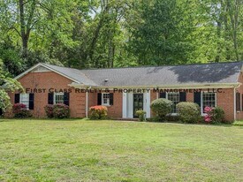 500 Ashworth Rd in Charlotte, NC - Building Photo