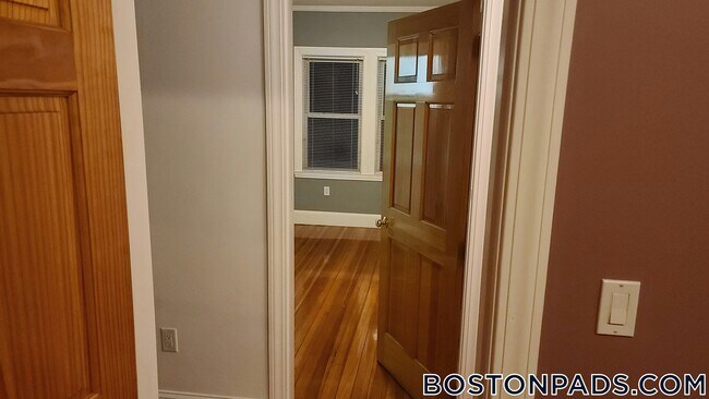 200 Hyde Park Ave in Boston, MA - Building Photo - Building Photo