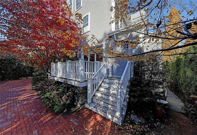 123 Benevolent St in Providence, RI - Building Photo - Building Photo