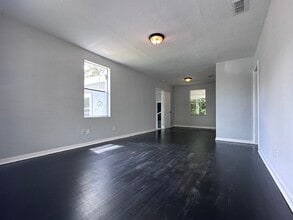 832 Linda Dr in Jacksonville, FL - Building Photo - Building Photo