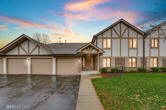 917 Knottingham Dr in Schaumburg, IL - Building Photo - Building Photo