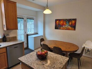 21083 Pickerelweed Terrace in Ashburn, VA - Building Photo - Building Photo