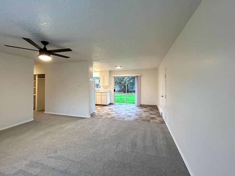 2005 SW 198th Ave in Beaverton, OR - Building Photo