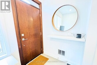 39 Robinson St N in Grimsby, ON - Building Photo - Building Photo