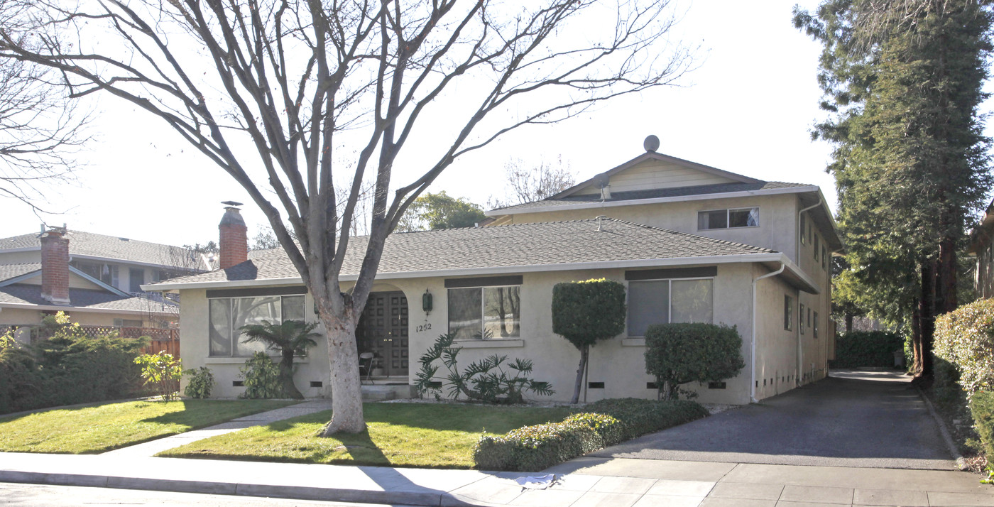 1252 W Mckinley Ave in Sunnyvale, CA - Building Photo