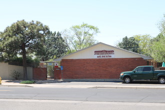 Uptown Gardens in Albuquerque, NM - Building Photo - Building Photo