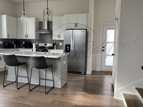 2211 24th Ave N in Nashville, TN - Building Photo - Building Photo