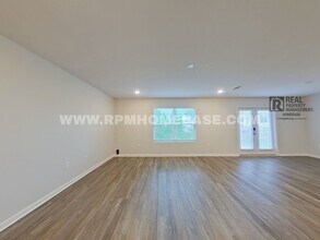 6540 Torrey Pnes Trce in Laurel Hill, FL - Building Photo - Building Photo