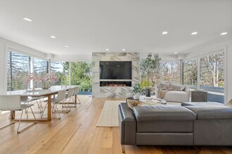 30 Whipple Rd in Lexington, MA - Building Photo - Building Photo