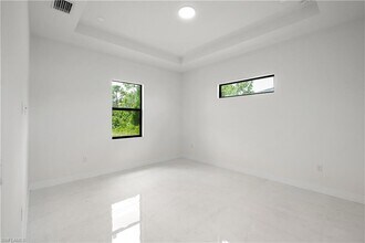 2813 27th St SW in Lehigh Acres, FL - Foto de edificio - Building Photo