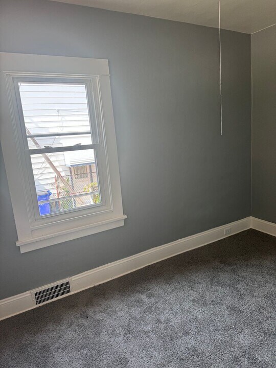 983 Nathaniel Rd-Unit -Unit #1 in Cleveland, OH - Building Photo