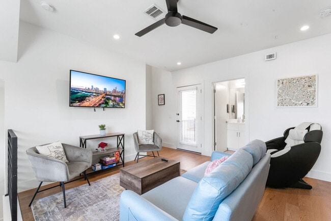 1128 Chicon St in Austin, TX - Building Photo - Building Photo