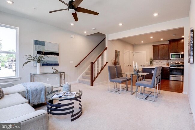 property at 43792 Middleway Ter