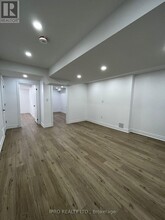 124 Casabel Dr in Vaughan, ON - Building Photo - Building Photo