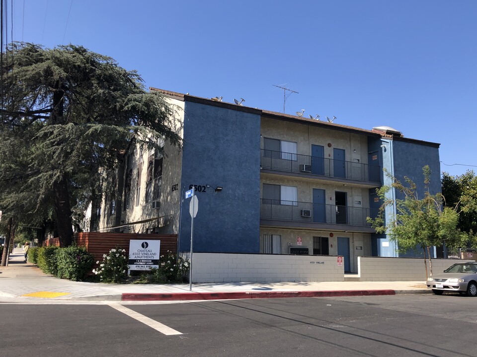 6502 Vineland Apartments in North Hollywood, CA - Building Photo