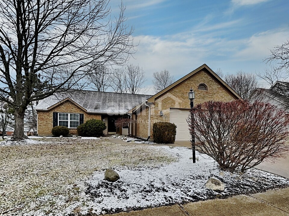 2173 Lyncris Ln in Miamisburg, OH - Foto de edificio