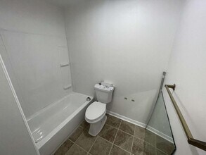 121 Scenic Pk Pl in Bristol, VA - Building Photo - Building Photo