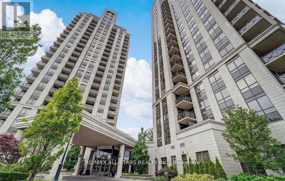 133-133 Wynford Dr in Toronto, ON - Building Photo