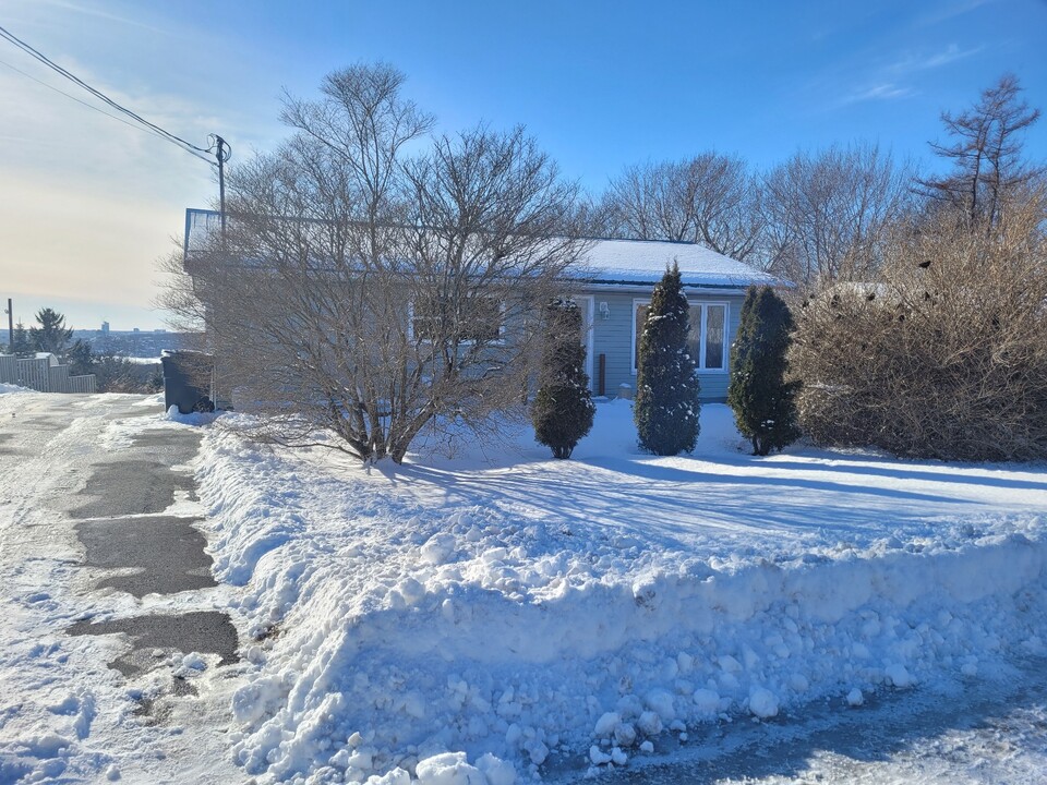 32 Inverary Dr in Dartmouth, NS - Building Photo