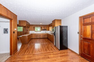 1011 Cherry St in Alcoa, TN - Building Photo - Building Photo