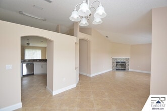 9 Prince Kaarel Ln in Palm Coast, FL - Building Photo - Building Photo