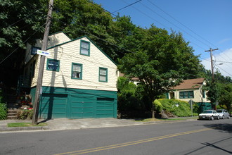 Corbett Landing apartments in Portland, OR - Building Photo - Building Photo