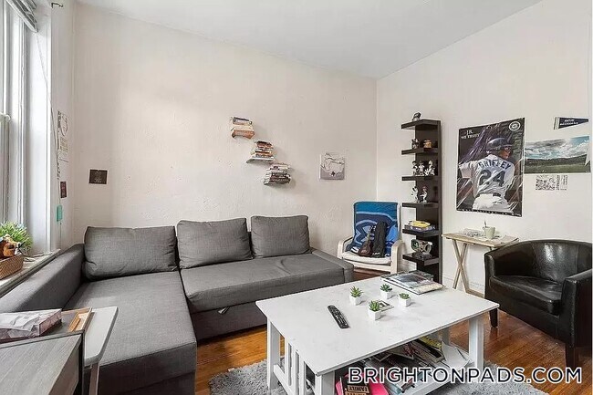 316 Summit Ave, Unit 6 in Boston, MA - Foto de edificio - Building Photo