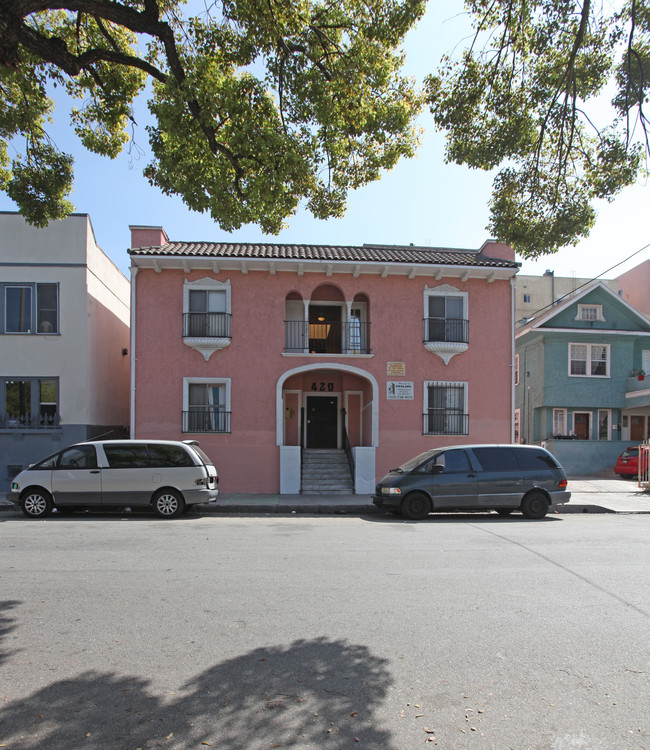 420 S Union Ave in Los Angeles, CA - Foto de edificio - Building Photo