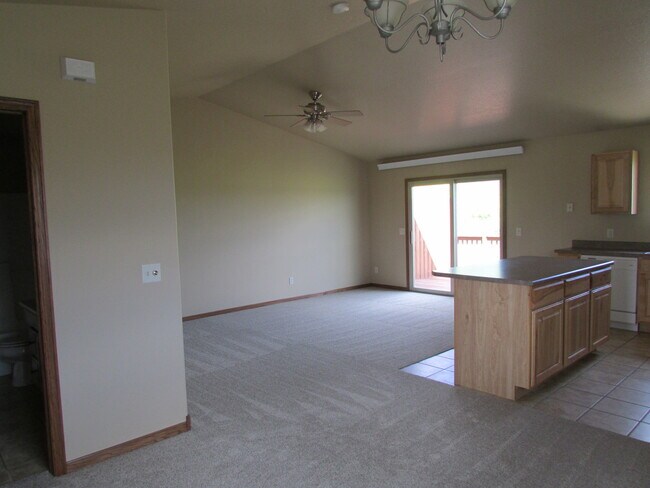1342 E Oakland St in Rapid City, SD - Building Photo - Building Photo