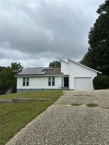 5960 Laguna Dr in Fayetteville, NC - Building Photo