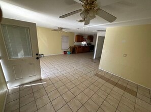 106 E Vaughn Ave in Gilbert, AZ - Building Photo - Building Photo