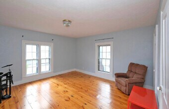 706 W Kalamazoo Ave, Unit 2 in Kalamazoo, MI - Building Photo - Building Photo