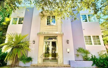 260 Euclid Ave, Unit 25 in Miami Beach, FL - Foto de edificio - Building Photo